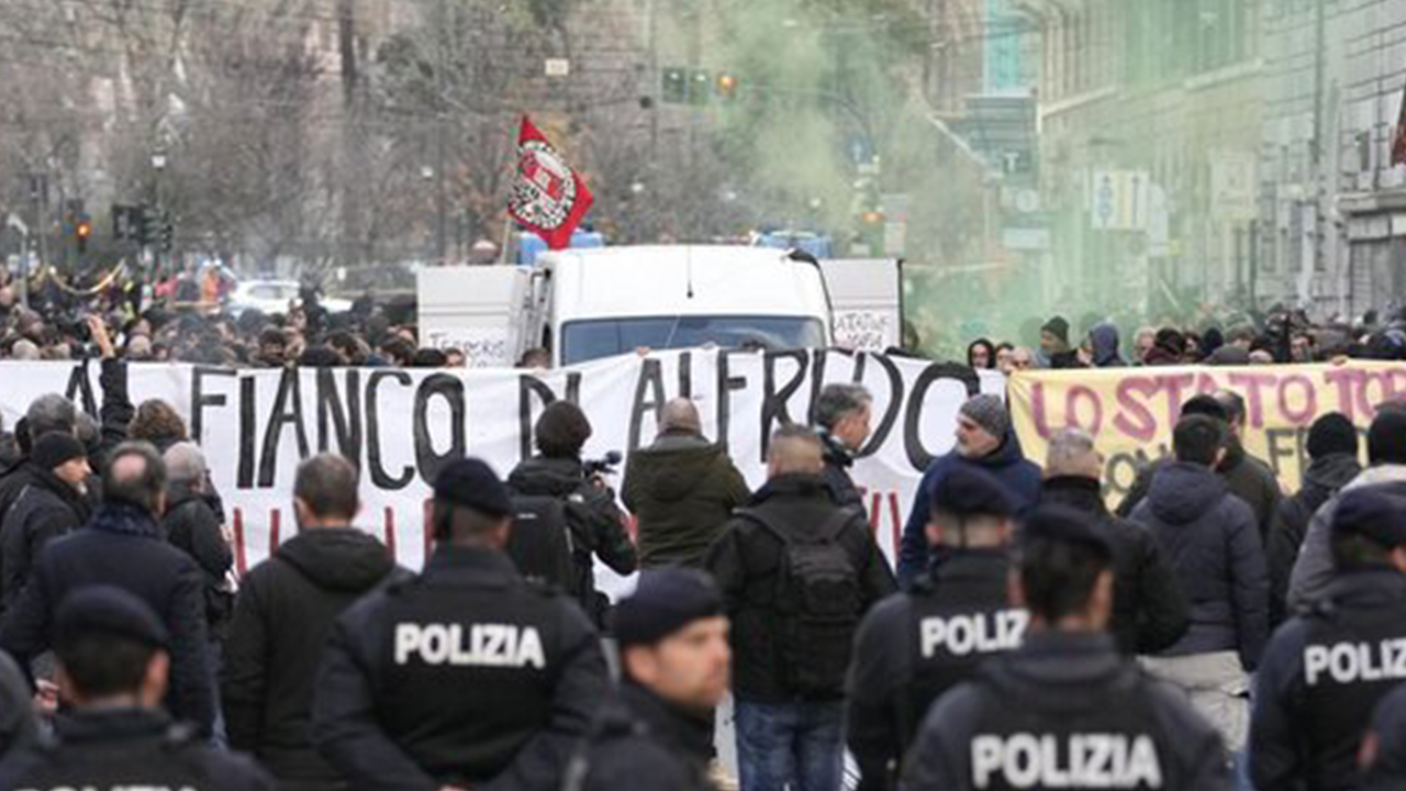 درگیری پلیس با آنارشیست‌ ها در رم و میلان