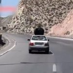 توقیف خودرو با زنی روی سقف