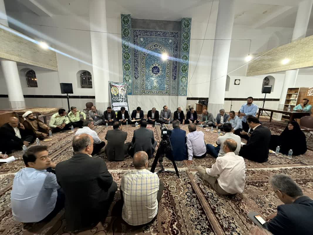 سرپرست فرمانداری یزد در دیدار مردمی نماینده مجلس و مسئولان با ساکنان شهرک پردیس یزد حضور یافت