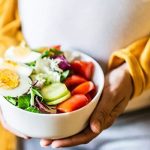 خانم‌های باردار نیازی به غذای دو نفره ندارند
