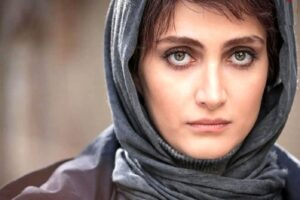 الناز ملک کارگردانی میکند