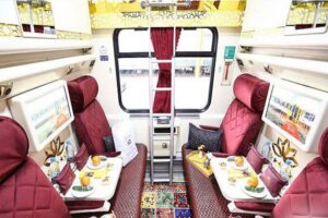 راه‌اندازی نخستین قطار پنج‌ستاره در مسیر زنجان – مشهد