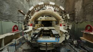 آیا غول حفاری خط ۱۰ مترو می‌تواند مشکل ترافیک را حل کند؟