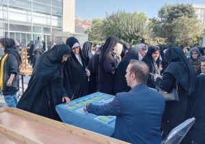 ترویج فرهنگ مدیریت مصرف آب در بین شهروندان آبفای منطقه۴