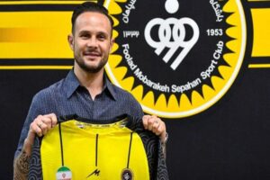 وینگر سپاهان ایران را ترک کرد