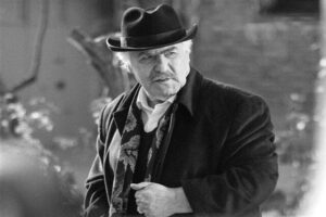 نگاهی به نقش‌های زنده یاد عنایت بخشی