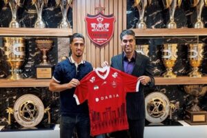 علی علیپور با پرسپولیس تمدید کرد