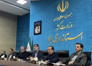 نشست مطبوعاتی استاندار یزد در هفته خبرنگار ؛  «یزد پایدار»؛ از توقف صنایع آلاینده تا جهش در انرژی خورشیدی و نوسازی مدارس