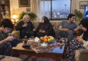 «دورهمی بدون موبایل»؛ برای قرارهای خانوادگی قانون بگذارید